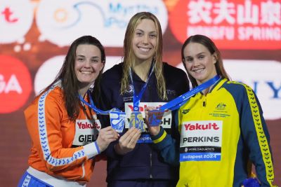 Sensationele zilveren WK-medaille Tessa Giele op 100 vlinder