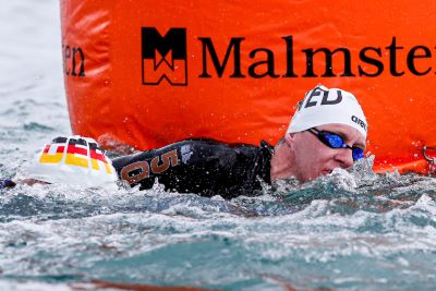 Openwaterzwemmer Lars Bottelier vijfde bij EK-debuut op 25 kilometer